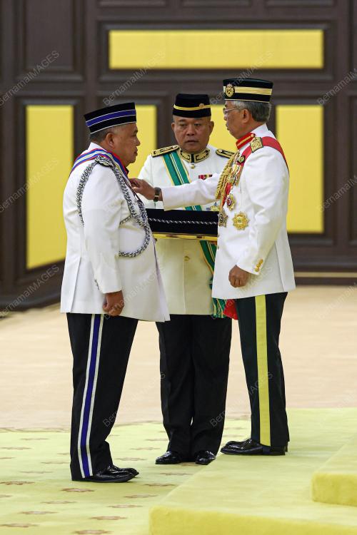 AL-SULTAN ABDULLAH RI'AYATUDDIN AL-MUSTAFA BILLAH SHAH