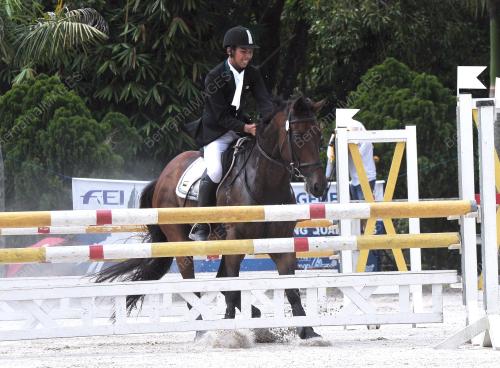 KL09_12052013_EQUESTRIAN
