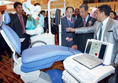 TAN SRI MUHYIDDIN YASSIN