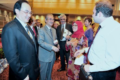TUN ABDULLAH AHAMD BADAWI
