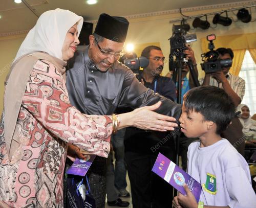 PUAN SRI NOORAINEE ABDUL RAHMAN