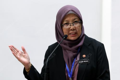 DR ZALIHA MUSTAFA