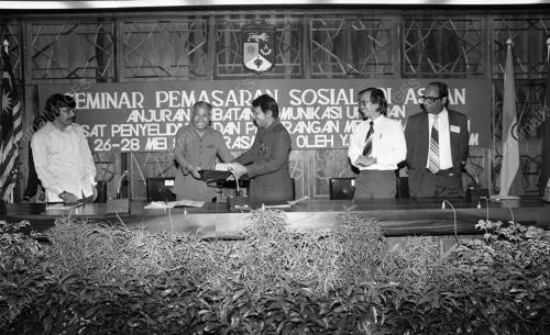 KL09_13012015_SEMINAR_UKM