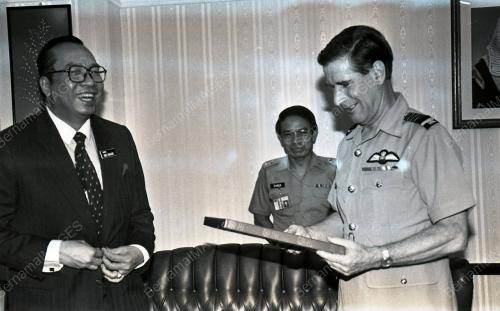 KL09_130390_MINDEF