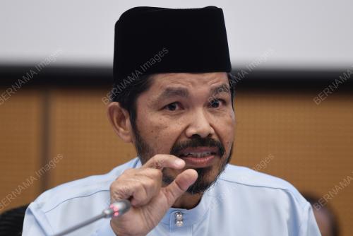 DATUK SERI DR MOHD UZIR MAHIDIN