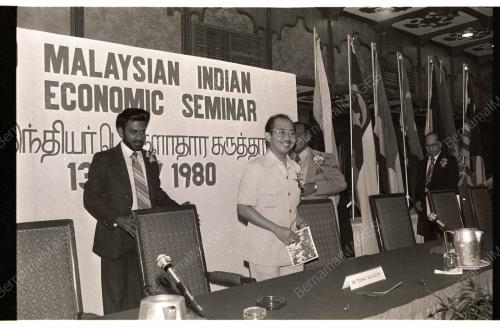 SEMINAR EKONOMI MIC