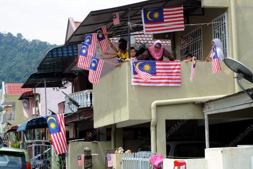 KL09_13082013_BENDERA
