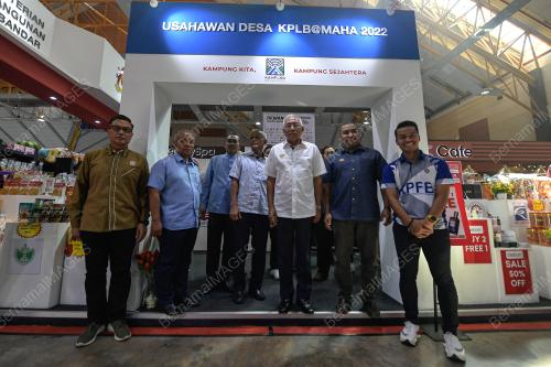 DATUK SERI MAHADZIR KHALID