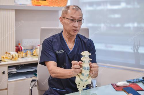DR LAU CHOON PING