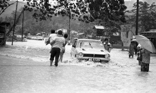 BANJIR KILAT DI JALAN TUN ABDUL RAZAK