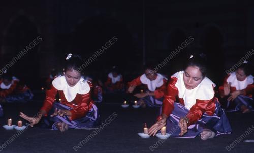 HARI KEPUTERAAN AGONG