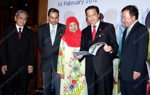 KL09_14022012_INDUSTRY_FACTBOOK