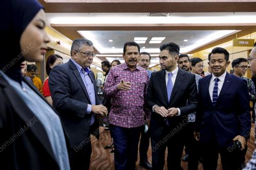 KHAIRUL FIRDAUS AKBAR KHAN