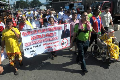 DEMONTRASI BANTAH PUSAT PENYEMBELIHAN AYAM