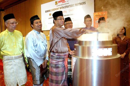 ISMAIL SABRI YAAKOB