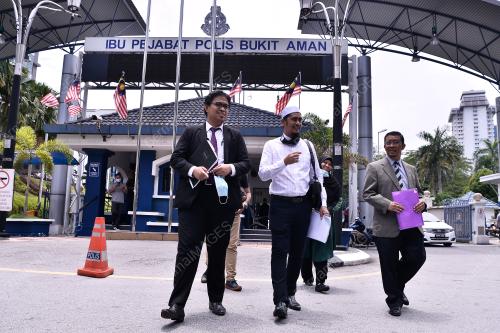 ASRI JANGGUT BERI KETERANGAN DI BUKIT AMAN