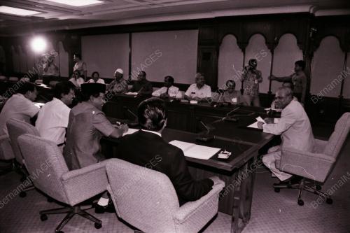 TUN ABDUL GHAFAR BIN BABA