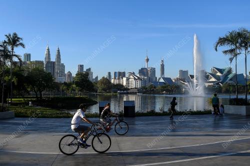 AKTIVITI RIADAH DI TAMAN TITIWANGSA