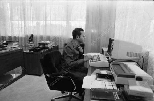 MAHATHIR