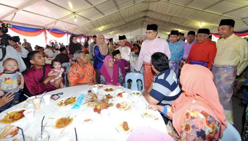 KL09_15072016_FELCRA_RAYA