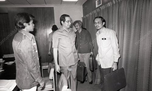 ANWAR IBRAHIM