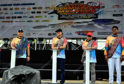 DATUK MOHD YUSRI MOHD YUSOFF