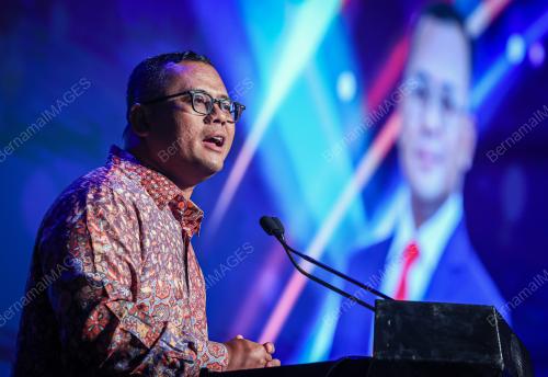DATUK SERI AMIRUDIN SHARI
