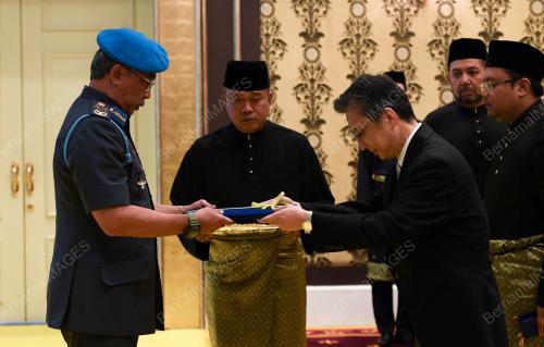 AL-SULTAN ABDULLAH RI'AYATUDDIN AL-MUSTAFA BILLAH SHAH