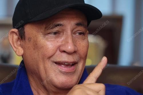 DATUK YUSOF HASLAM
