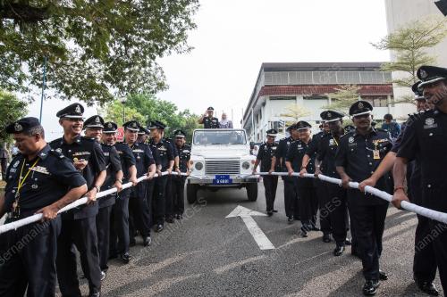 KL09_16062017_POLIS