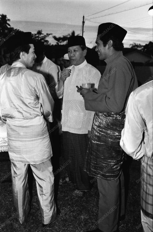 BERBUKA