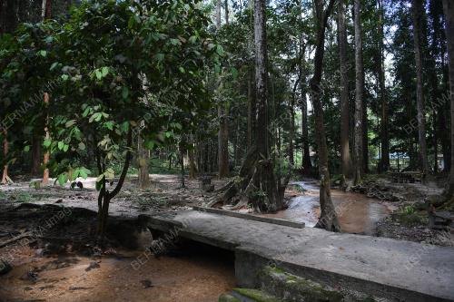 TAMAN EKO RIMBA KOMANWEL