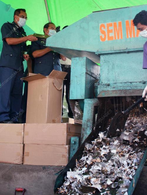 KASTAM LUPUS ROKOK SELUDUP BERNILAI HAMPIR 4 JUTA