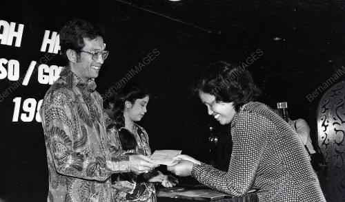 PERTANDINGAN MENULIS CERPEN