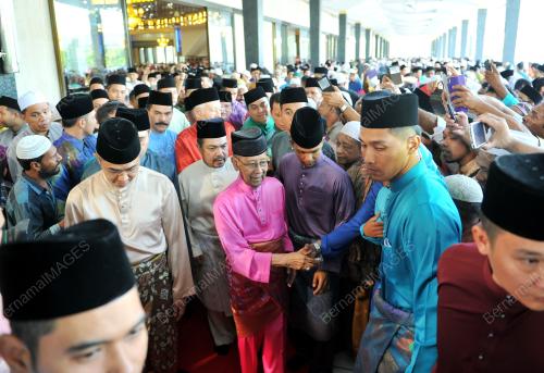 KL09_17072015_AGONG