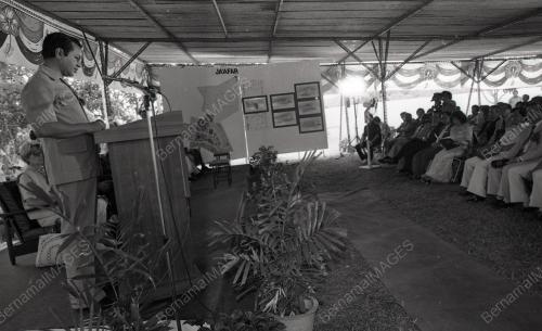 DR. MAHATHIR MOHAMAD