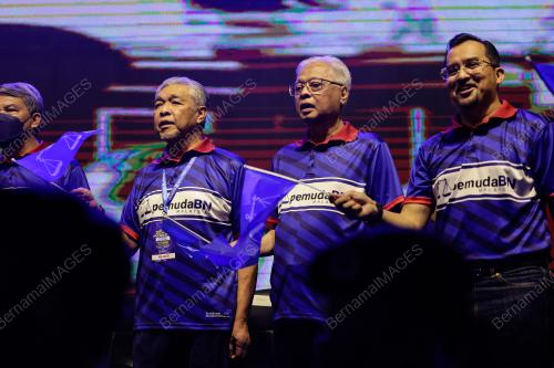 DATUK SERI ISMAIL SABRI YAAKOB