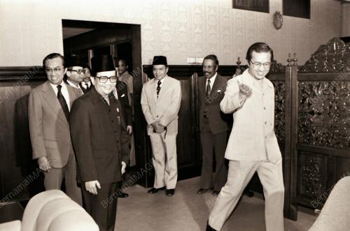 DATUK SERI DR. MAHATHIR BIN MOHAMAD