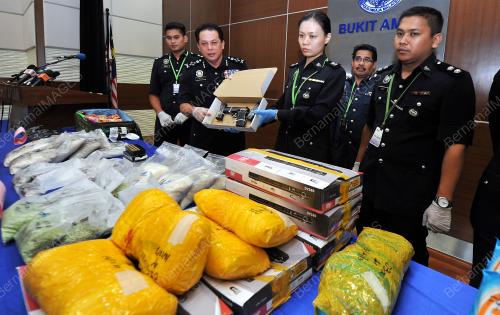 KL09_17122013_POLIS