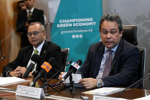 DATUK AZMAN MAHMUD