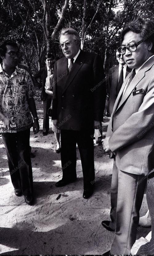 DISEMBER 1982