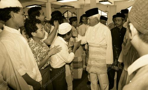 KL09_190190_AGONG