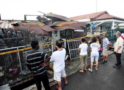 RUMAH TERBAKAR