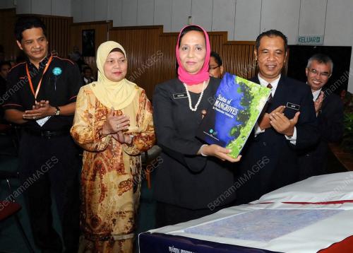 DATUK_AZIYAH_MOHAMED