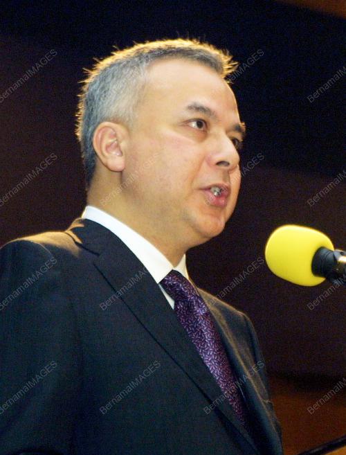 RAJA DR NAZRIN SHAH