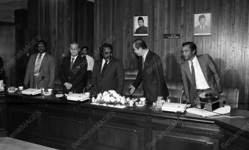 MAJLIS TAKLIMAT DI PARLIMEN