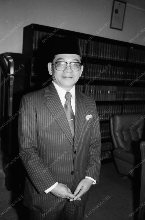 SULTAN AZLAN MUHIBBUDDIN SHAH