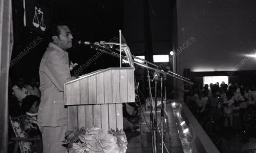 DR. MAHATHIR MOHAMAD