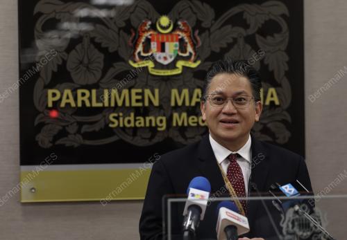 DATUK NUR JAZLAN MOHAMED
