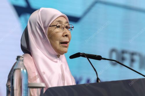 DATUK SERI DR WAN AZIZAH WAN ISMAIL